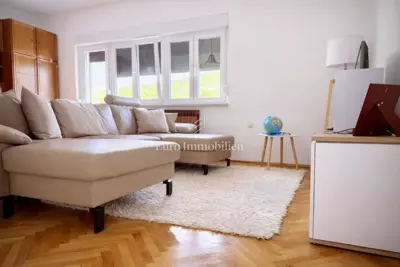 Kuća 209 m², Dugopolje - renovirana i podijeljena na 2 stana - 7