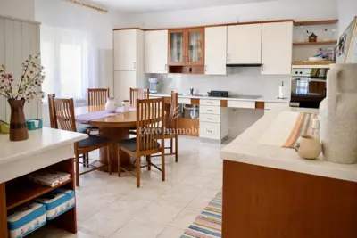 Kuća 209 m², Dugopolje - renovirana i podijeljena na 2 stana - 13