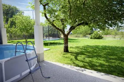 Kuća 209 m², Dugopolje - renovirana i podijeljena na 2 stana - 18