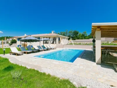Umgebung von Labin, Luxushaus mit Pool zu verkaufen