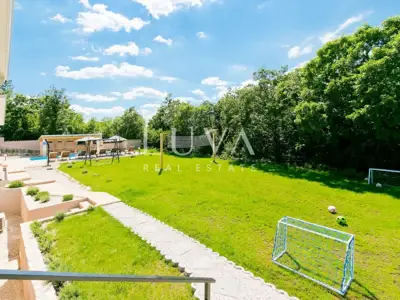 Umgebung von Labin, Luxushaus mit Pool zu verkaufen - 5