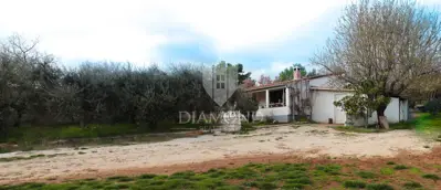 Rovinj, surroundings, single-storey house on a spacious yard - 12