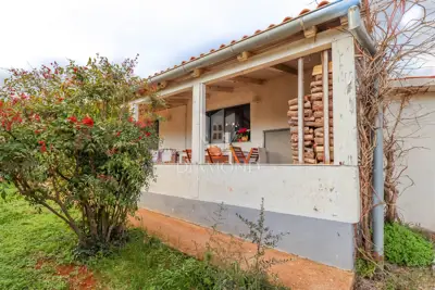 Rovinj, surroundings, single-storey house on a spacious yard - 4