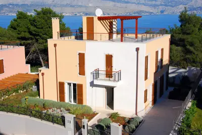 Vila 229 m², Splitska na Braču, 200 m od mora i panoramski pogled