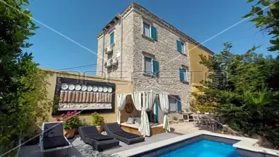 Semi-detached house with pool, Marčana - center and 3 km from the sea
