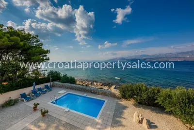 Vila 120 m², Otok Brač - prvi red do mora - 14
