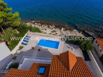 Vila 120 m², Otok Brač - prvi red do mora - 5