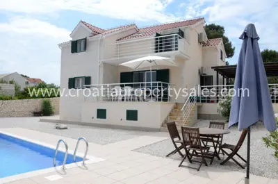 Vila 120 m², Otok Brač - prvi red do mora - 4