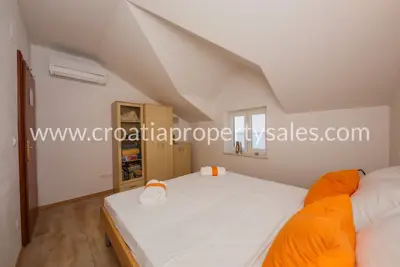 Vila 120 m², Otok Brač - prvi red do mora - 6