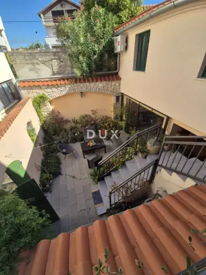 MURTER, BETINA - OPPORTUNITY! Exclusive stone house with courtyard - 22