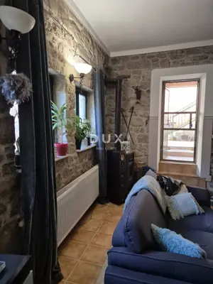 MURTER, BETINA - OPPORTUNITY! Exclusive stone house with courtyard - 10