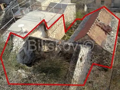 Ruinierte Steinhäuser in Krilo Jesenice - 2