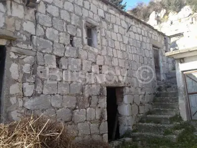 Ruinierte Steinhäuser in Krilo Jesenice - 4