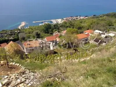 KRILO JESENICE - dvije kamene ruševne kuće