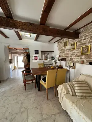 House 110 m², Kanfanar - quiet location and land 490 m² - 17