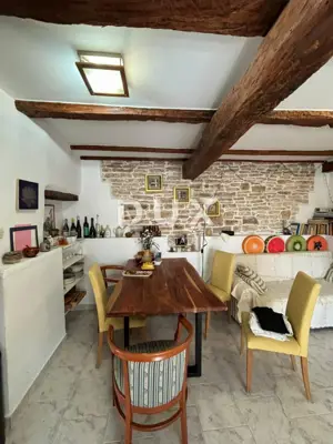 House 110 m², Kanfanar - quiet location and land 490 m² - 18