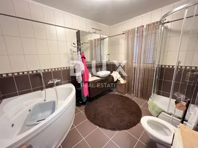 Haus 320 m², Novi Vinodolski - Meerblick - 8