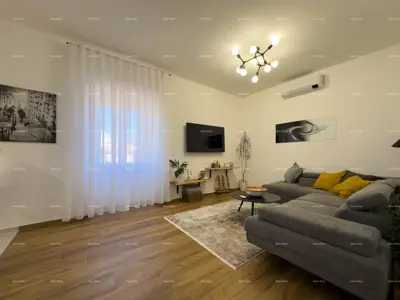 Wohnung, Pula Centar, 3. Stock und komplett renoviert - 2