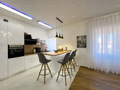 Wohnung, Pula Centar, 3. Stock und komplett renoviert