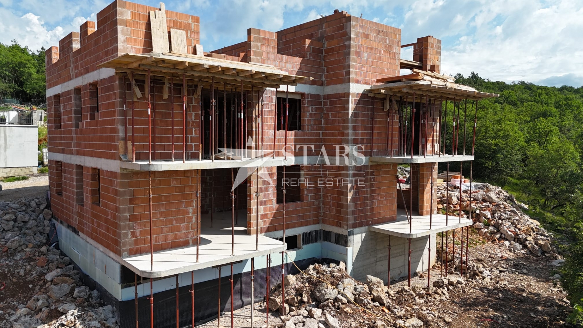 Viškovo, Kosi – 2S+DB – Prizemlje sa 160 m² okućnice – Novogradnja