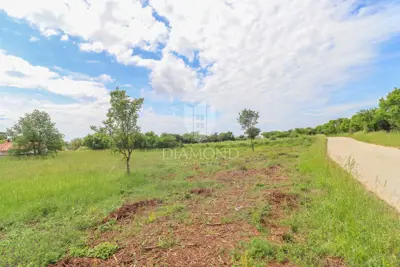 Building plot 1,378 m², Loborika - quiet location - 3