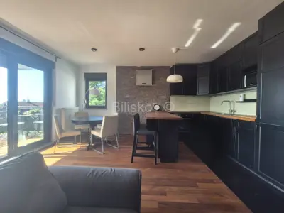 Remete, 4-room apartment 94 m², on the 1st floor, garage + parking space - 5