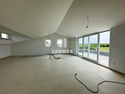 Penthouse 144 m², Poreč - mirno okruženje i velika terasa - 4