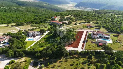 Građevinsko zemljište 1.084 m², Barban - mirna lokacija i pogled - 2