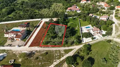 Građevinsko zemljište 1.084 m², Barban - mirna lokacija i pogled - 4