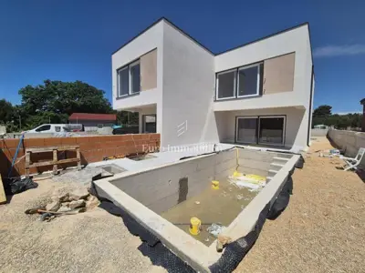 Apartment for sale in Pirovac, 100 m²