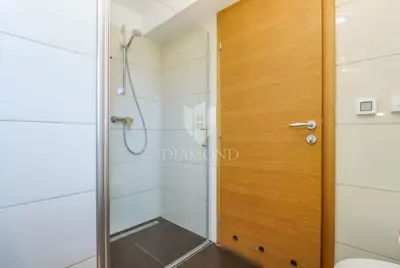Luxuswohnung mit Terrasse und atemberaubendem Meerblick - 22