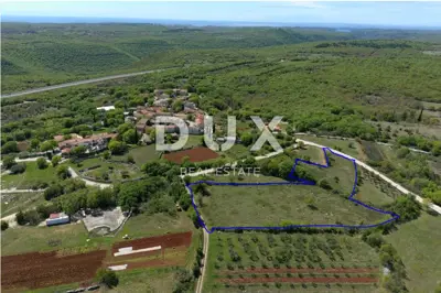 Građevinsko zemljište 8.599 m², Mrgani, Kanfanar - rub Limske Drage