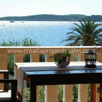 Kuća 168 m², Otok Vis - 35 m od mora