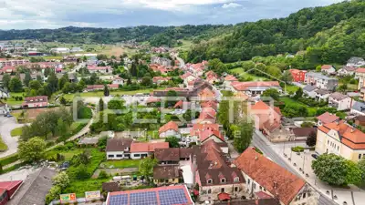 Baugrundstück im Zentrum von Pregrada, 1.538 m² mit Ideenvorschlag für den Bau mit - 8