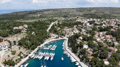 Baugrundstück, Milna, 150 m vom Meer entfernt und Blick auf die Buchten - 2