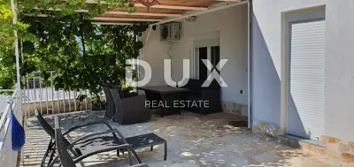 Haus 276 m², Novi Vinodolski - 400 m vom Meer - 2