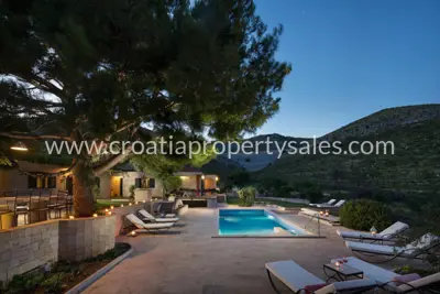 Haus, Kaštela, 690 m², 3 000 000 € - 4