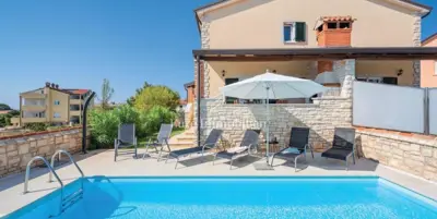 Dvojna kuća, Umag okolica, bazen i garaža