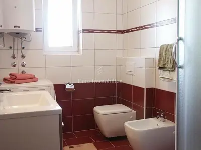 Dvojna kuća, Umag okolica, bazen i garaža - 8