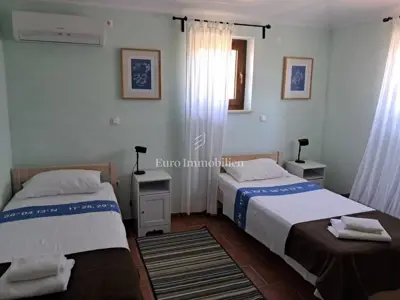 House for sale in Čabrunići, 220 m² - 16