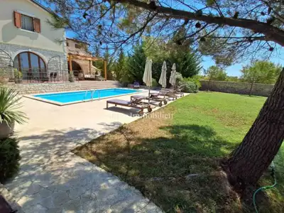 House for sale in Čabrunići, 220 m² - 4