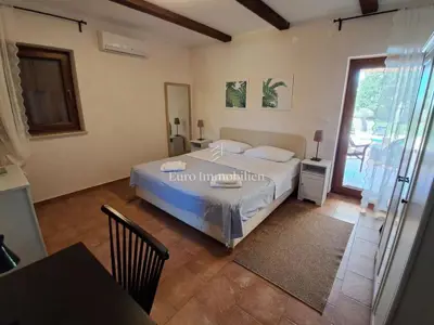 House for sale in Čabrunići, 220 m² - 15