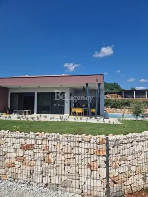 House 102 m², Sveti Lovreč - newly built and furnished - 2