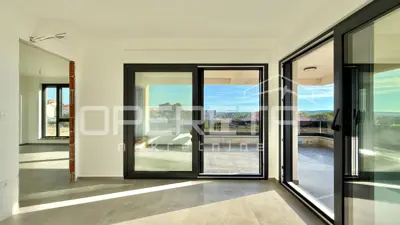 Apartment in Povljana, large terrace and elevator - 2