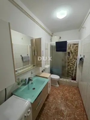 Stan 80,5 m², Pula Centar - prostrana terasa - 19