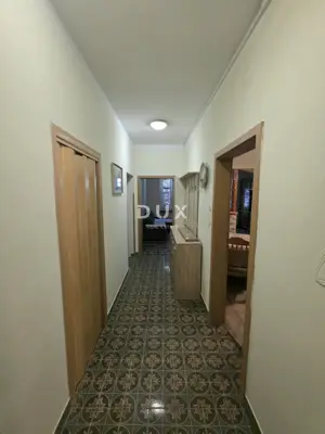 Stan 80,5 m², Pula Centar - prostrana terasa - 13