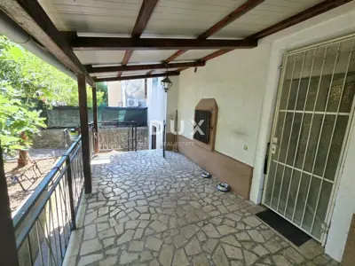 Stan 80,5 m², Pula Centar - prostrana terasa - 3