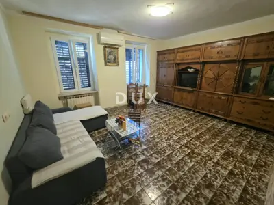 Stan 80,5 m², Pula Centar - prostrana terasa - 7