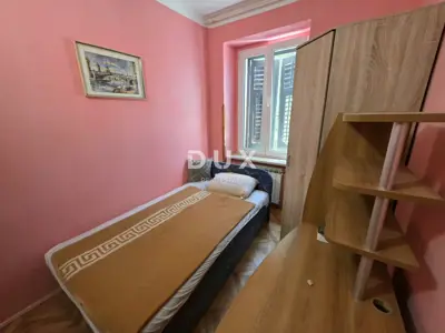 Stan 80,5 m², Pula Centar - prostrana terasa - 17