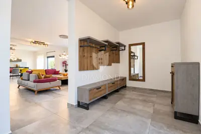 Kuća 289,8 m², Vodnjan - mirna lokacija i pogled na more - 6